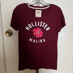 Hollister Women's Burgundy Floral Tee